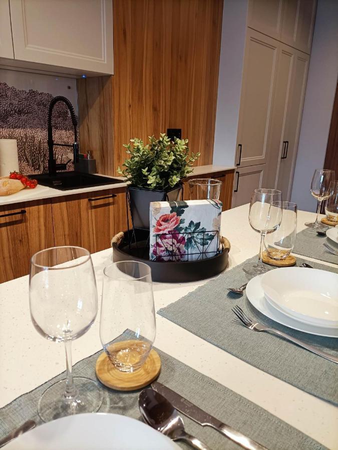 Apartament N&B シクラルスカ・ポレンバ エクステリア 写真