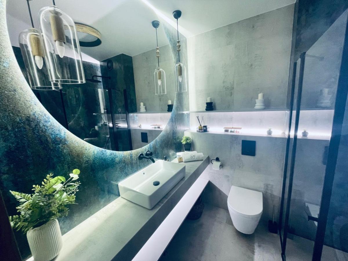 Apartament N&B シクラルスカ・ポレンバ エクステリア 写真