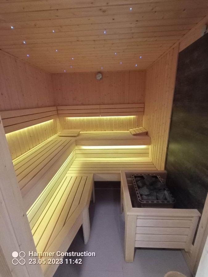 Apartament N&B シクラルスカ・ポレンバ エクステリア 写真